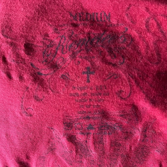 Remetee t-shirt size Medium vibrant color and design - Picture 3 of 3